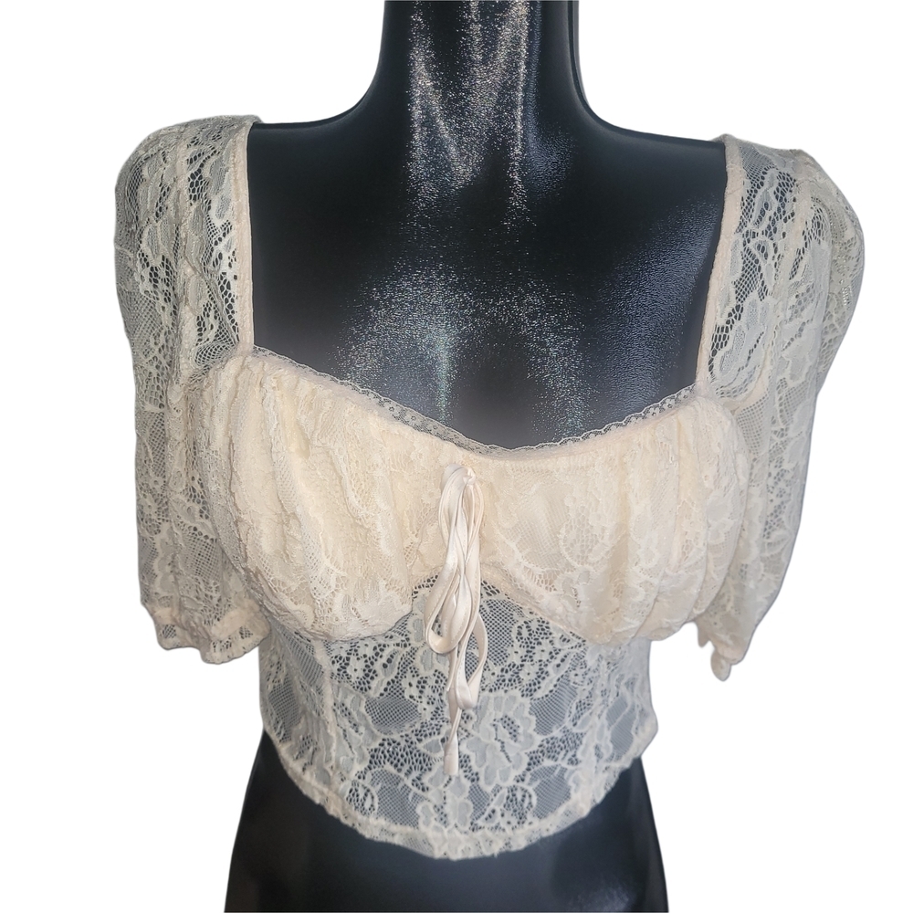 Forever 21 Cream Lace Cropped Milkmaid Top Size 0X